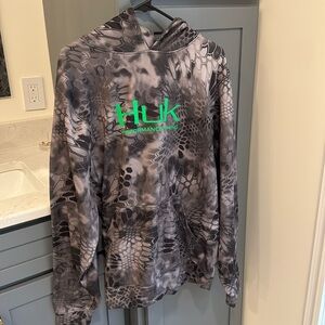 Men’s HUK Fishing Hoodie size Large